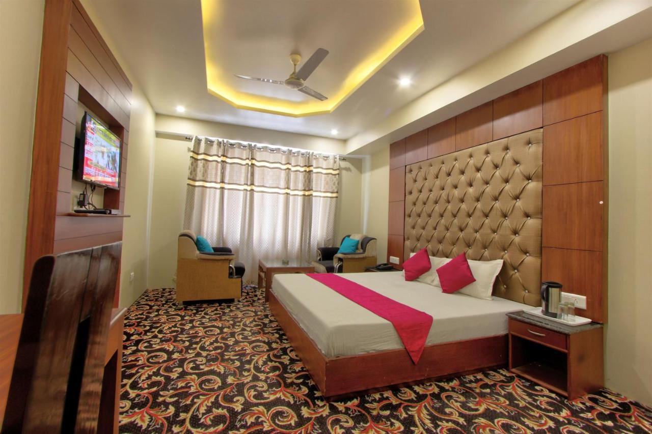 Hotel Neelam 3*